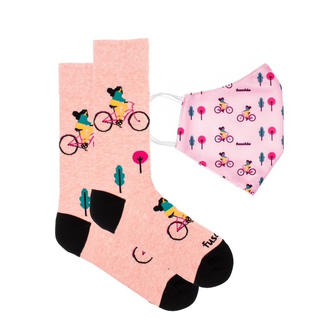 Set Cyklistka ve městě rouška + ponožky